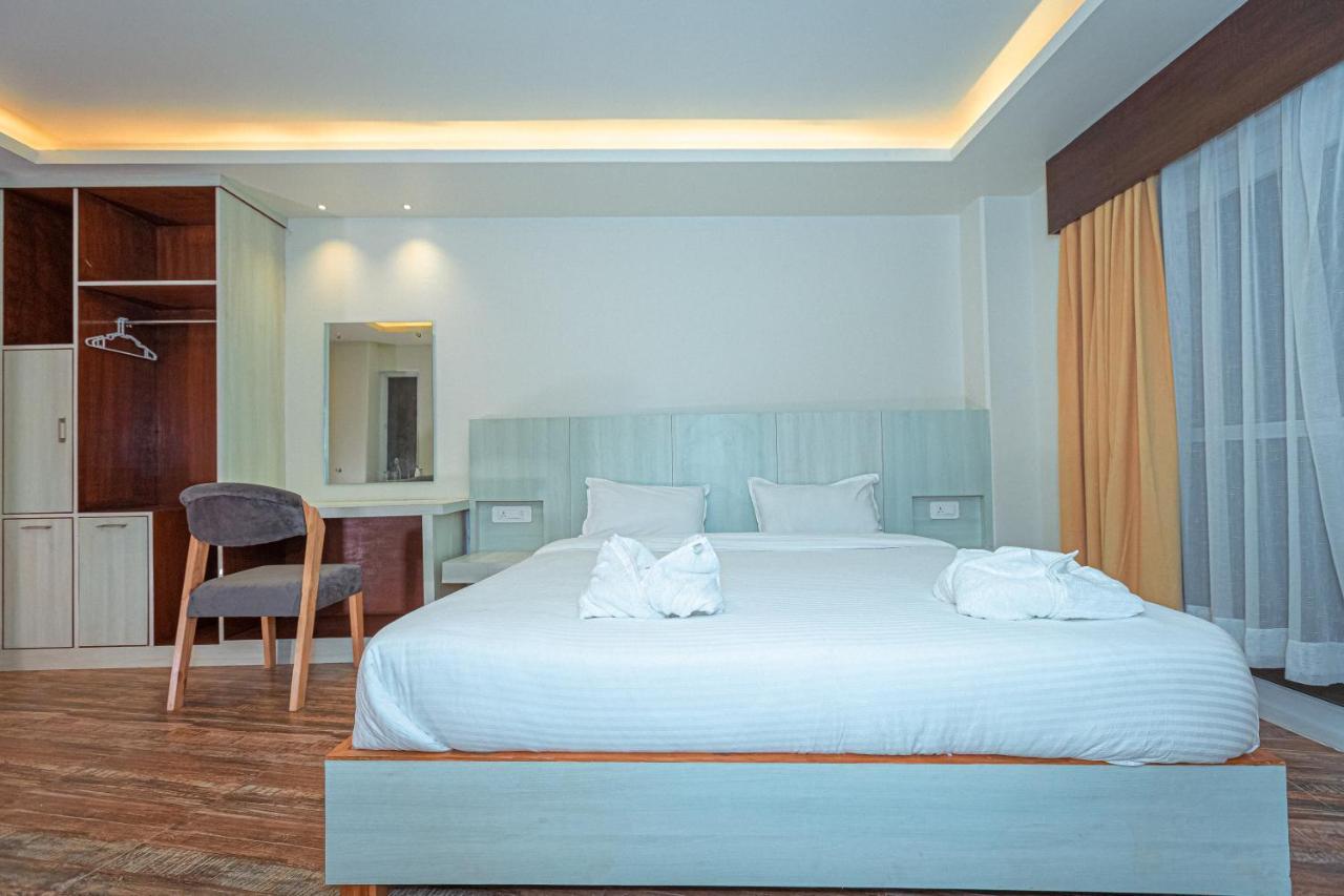 Appartement Poms Penthouse à Pokhara Extérieur photo